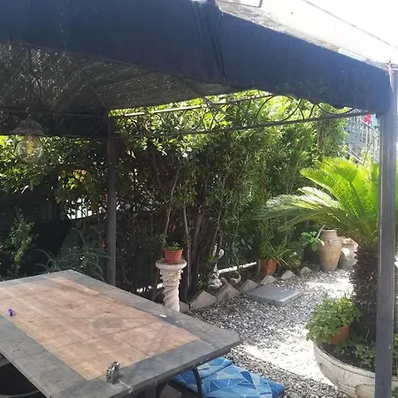 公寓 La Mansarda E Il Giardino 马斯卡利