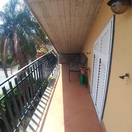 La Mansarda E Il Giardino 公寓